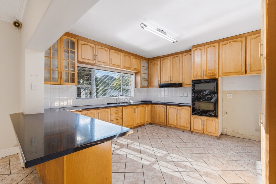 6 Bedroom Property for Sale in Pinelands Western Cape
